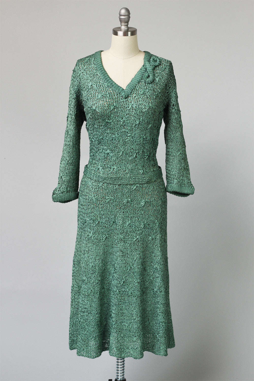 Fantastic 1930s Celadon Green Silk Ribbon Knit Dress