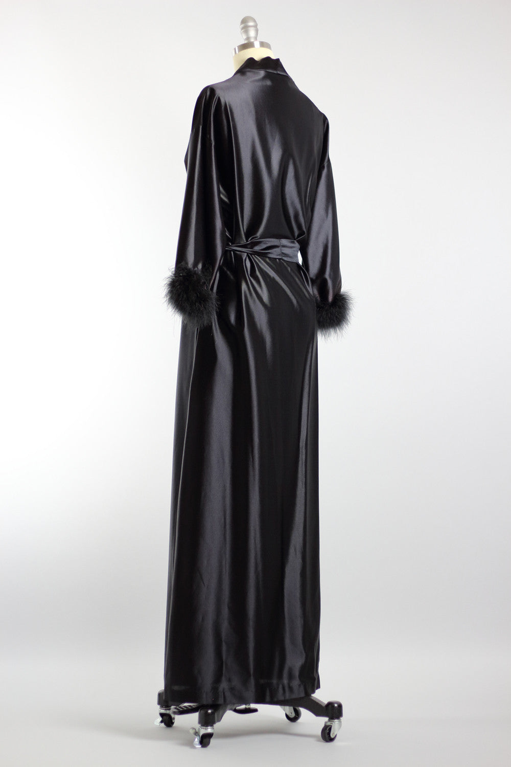 1930s Hollywood Glamour Black Robe