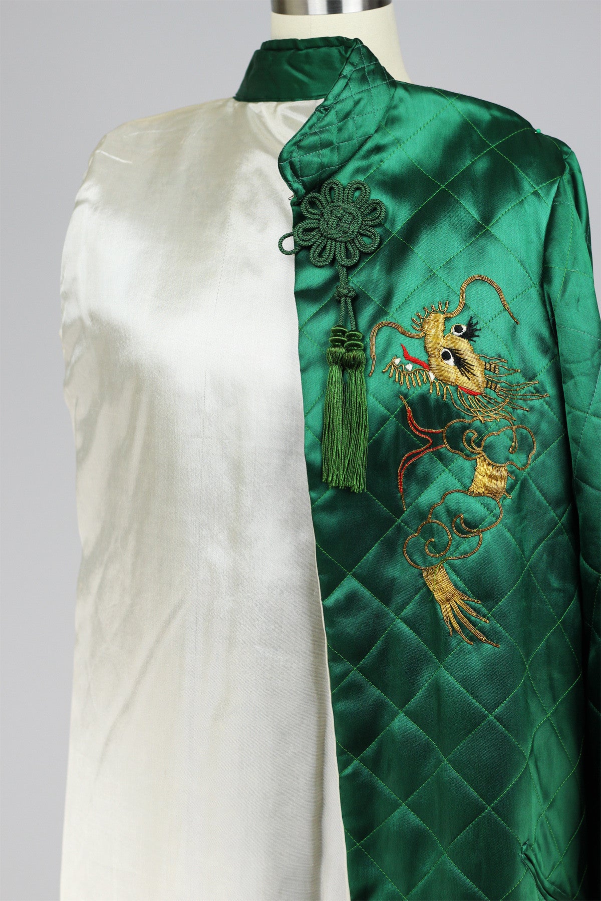 Rare 1940s 50s Vintage Emerald Green Quilted Satin Embroidered Asian Jacket