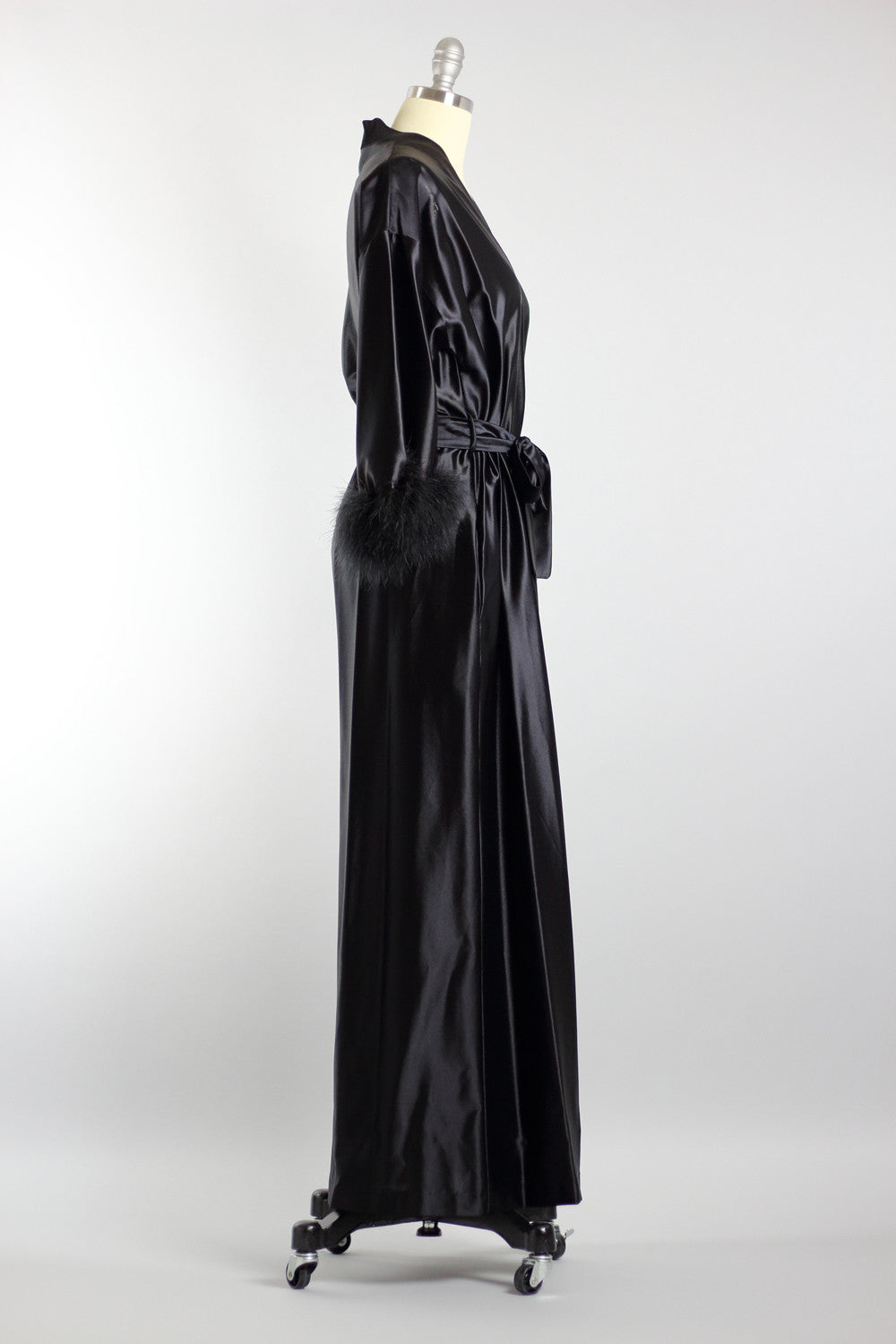 1930s Hollywood Glamour Black Robe