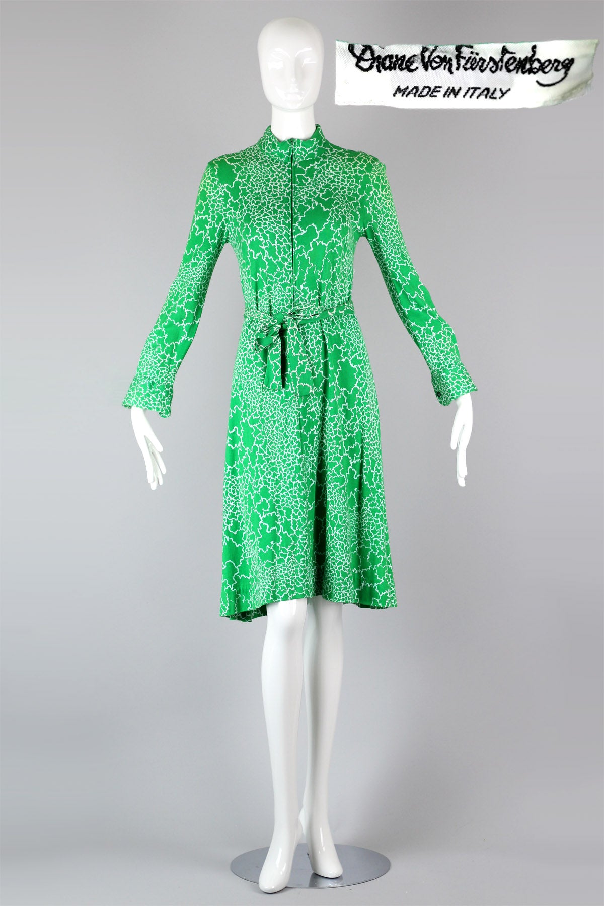Iconic 1970s Diane Von Furstenberg Made in Italy Kelly Green Print Dre Muse Iconic 1970s Diane Von Furstenberg Made in Italy Kelly Green Print Dre Muse
