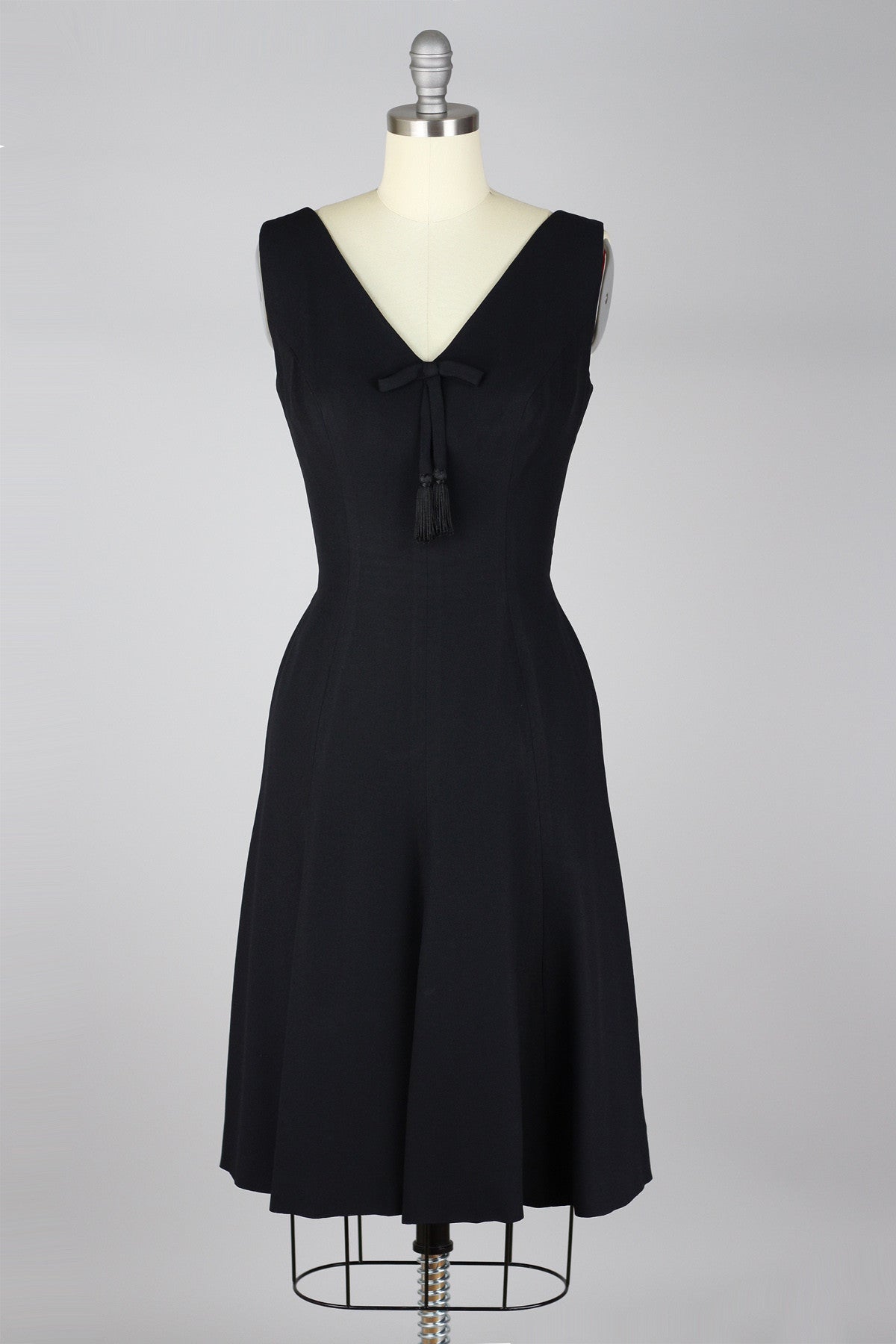 Elegant 1960s Black Crepe Cocktail Dress Muse Elegant 1960s Black Crepe Cocktail Dress Muse
