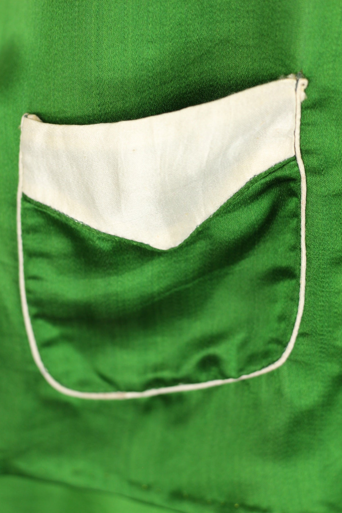 Rare 1920s Kelly Green Chinoiserie Beach Pajamas
