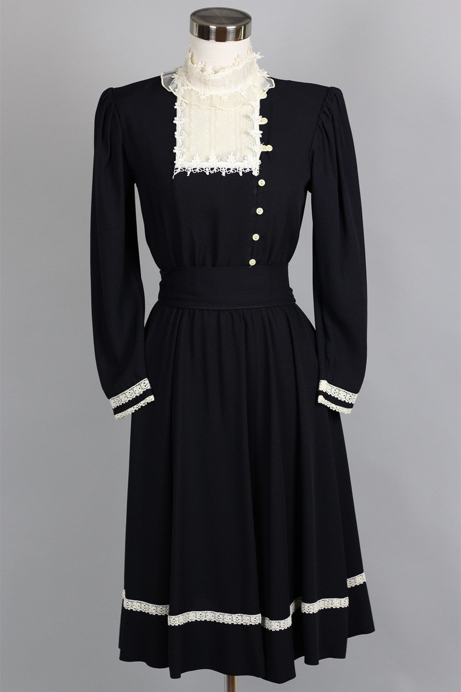 Victorian Revival 1970s Gunne Sax Dress