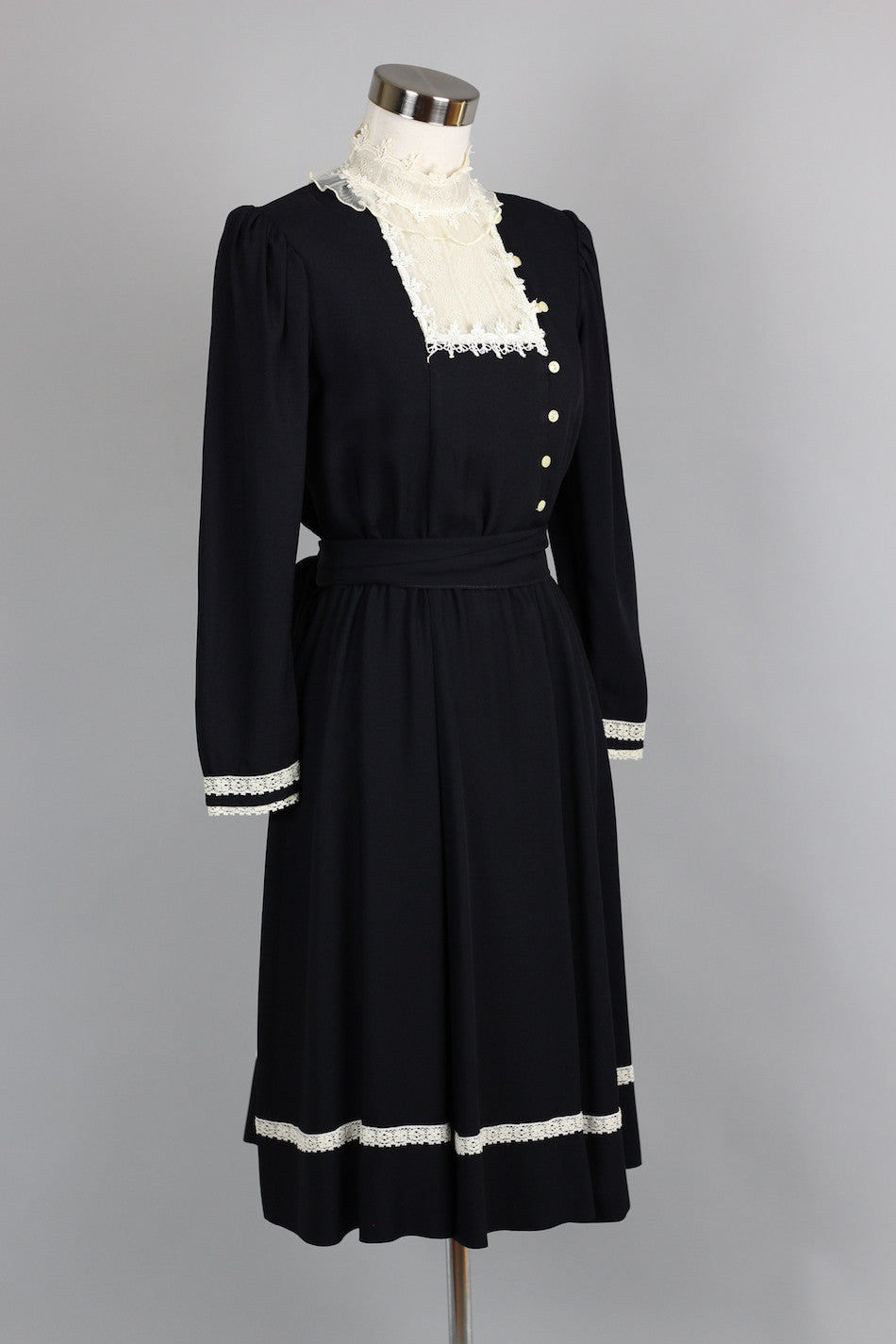 Victorian Revival 1970s Gunne Sax Dress