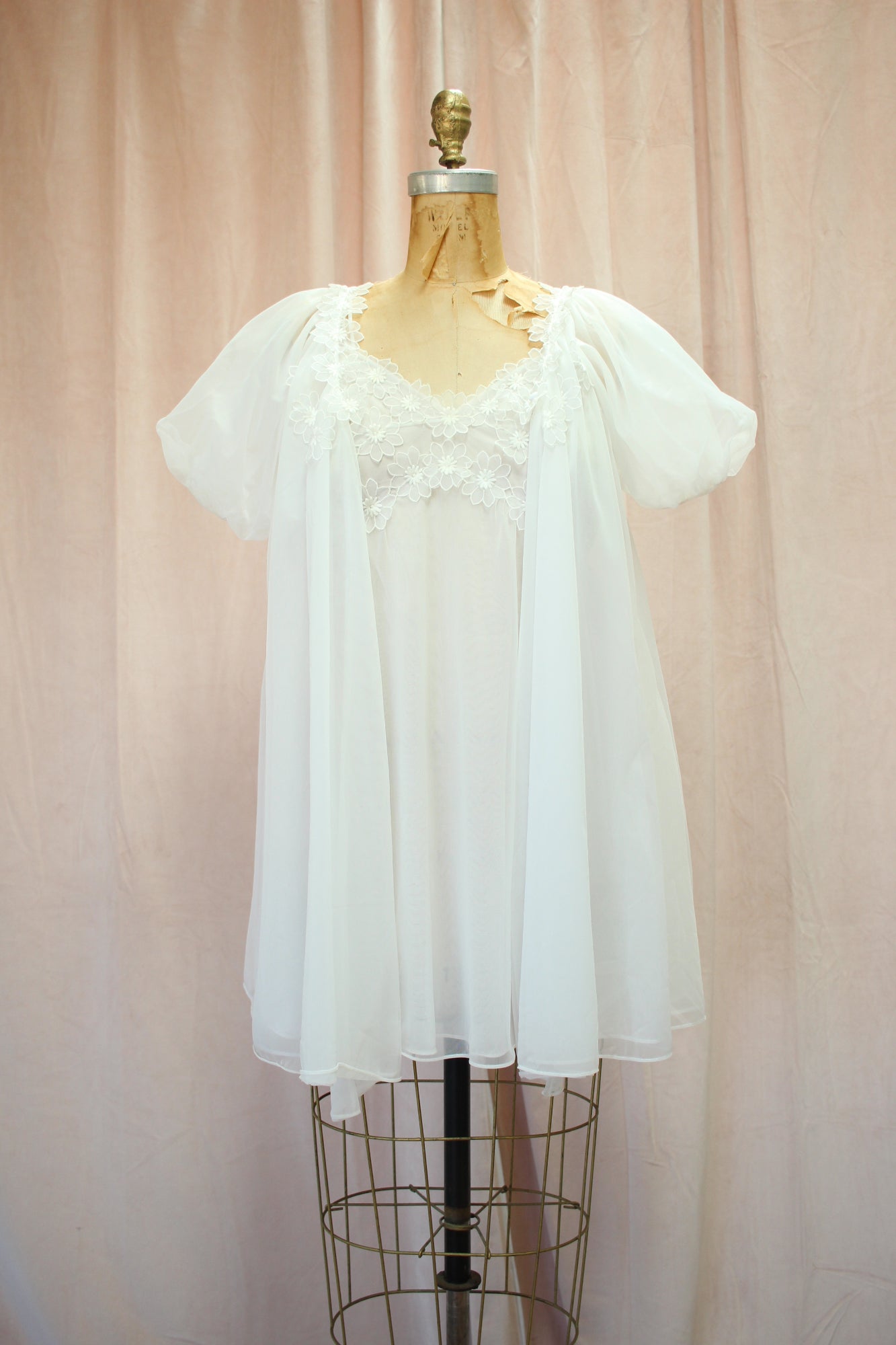Daisies Vintage Peignoir Set