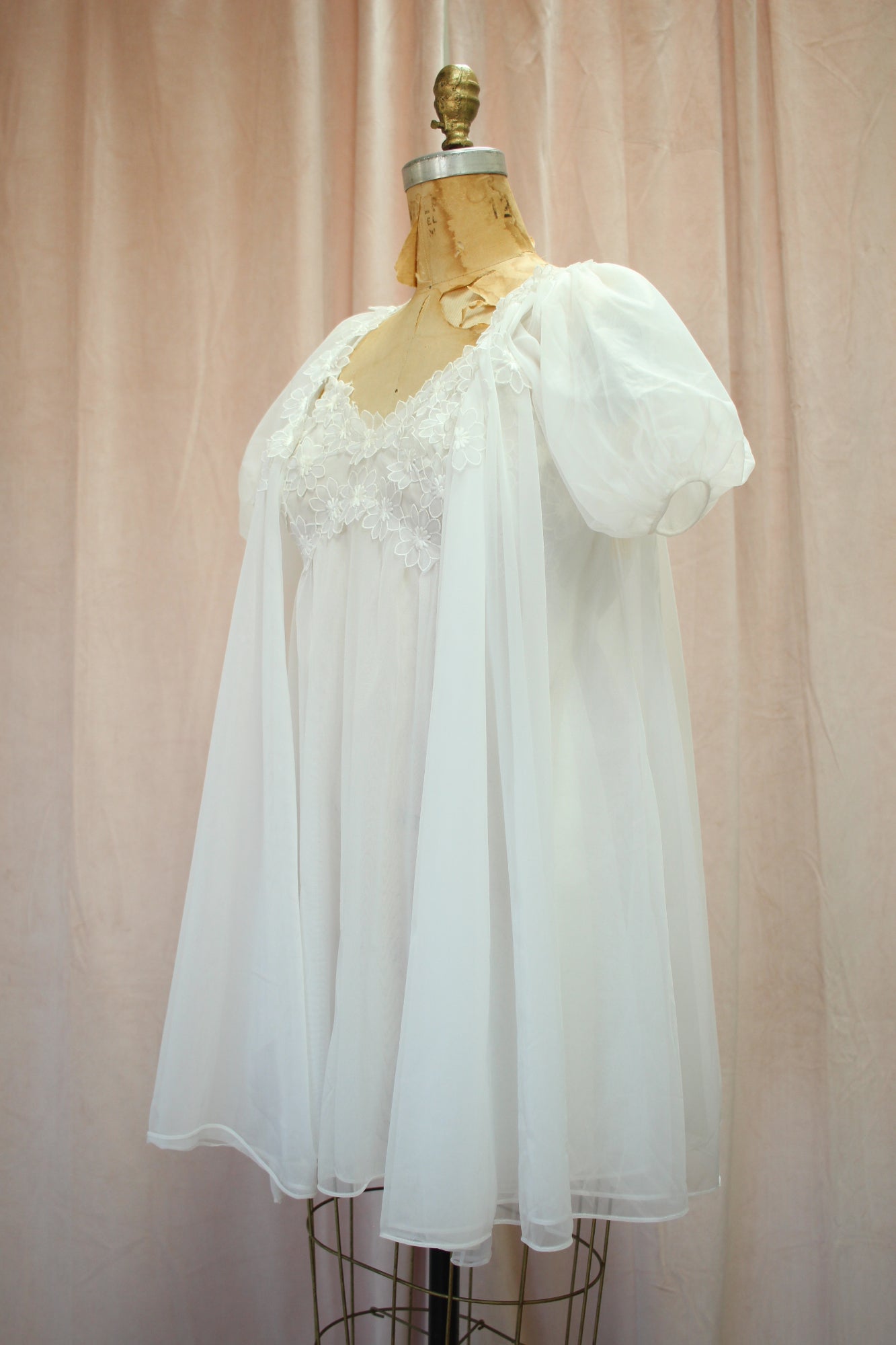 Daisies Vintage Peignoir Set