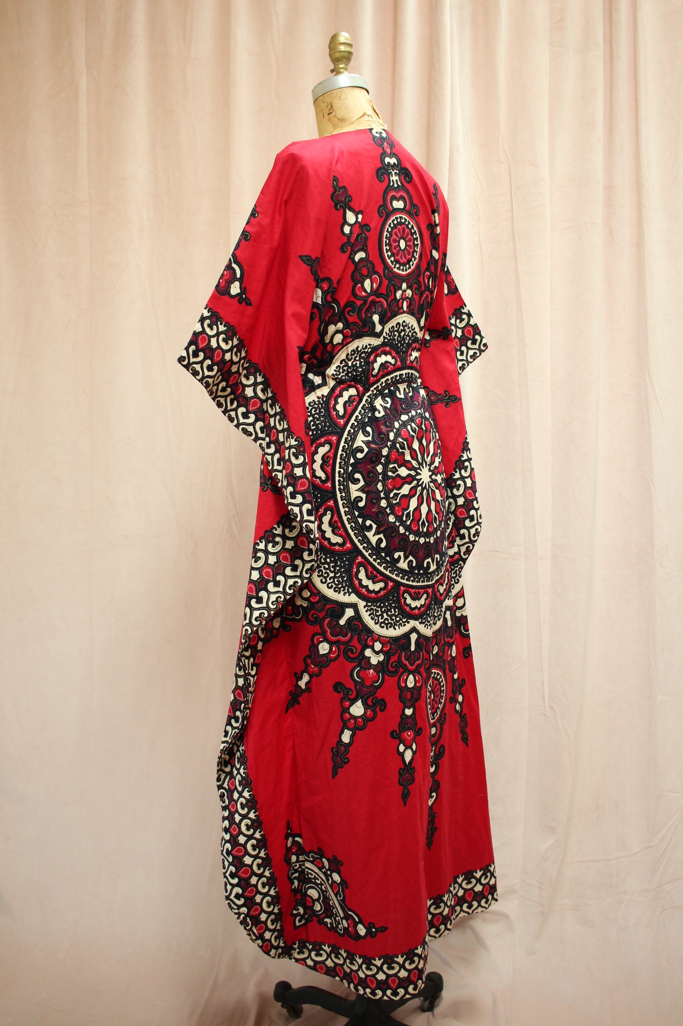 Vintage 1970s Hatari Kaftan