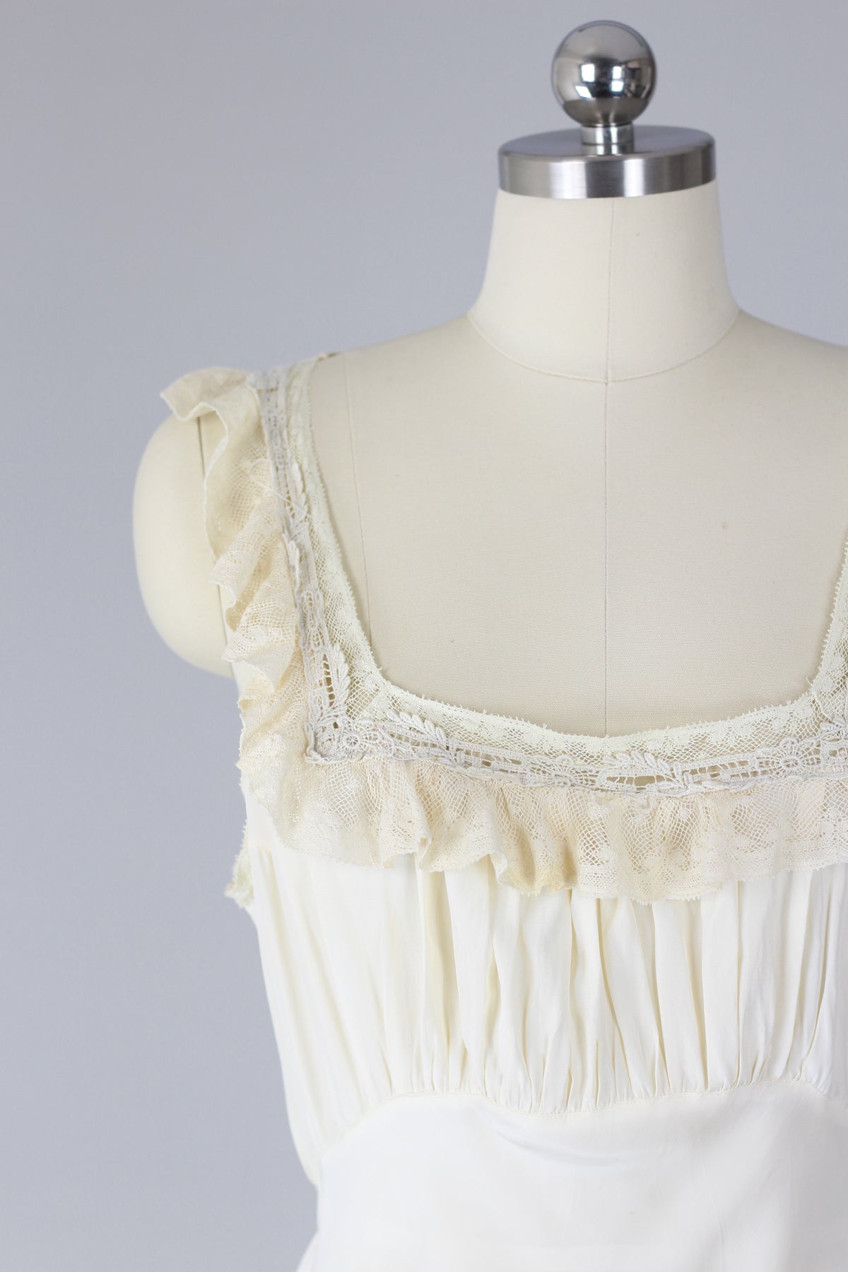 Henrietta 1940s Taffeta Nightgown