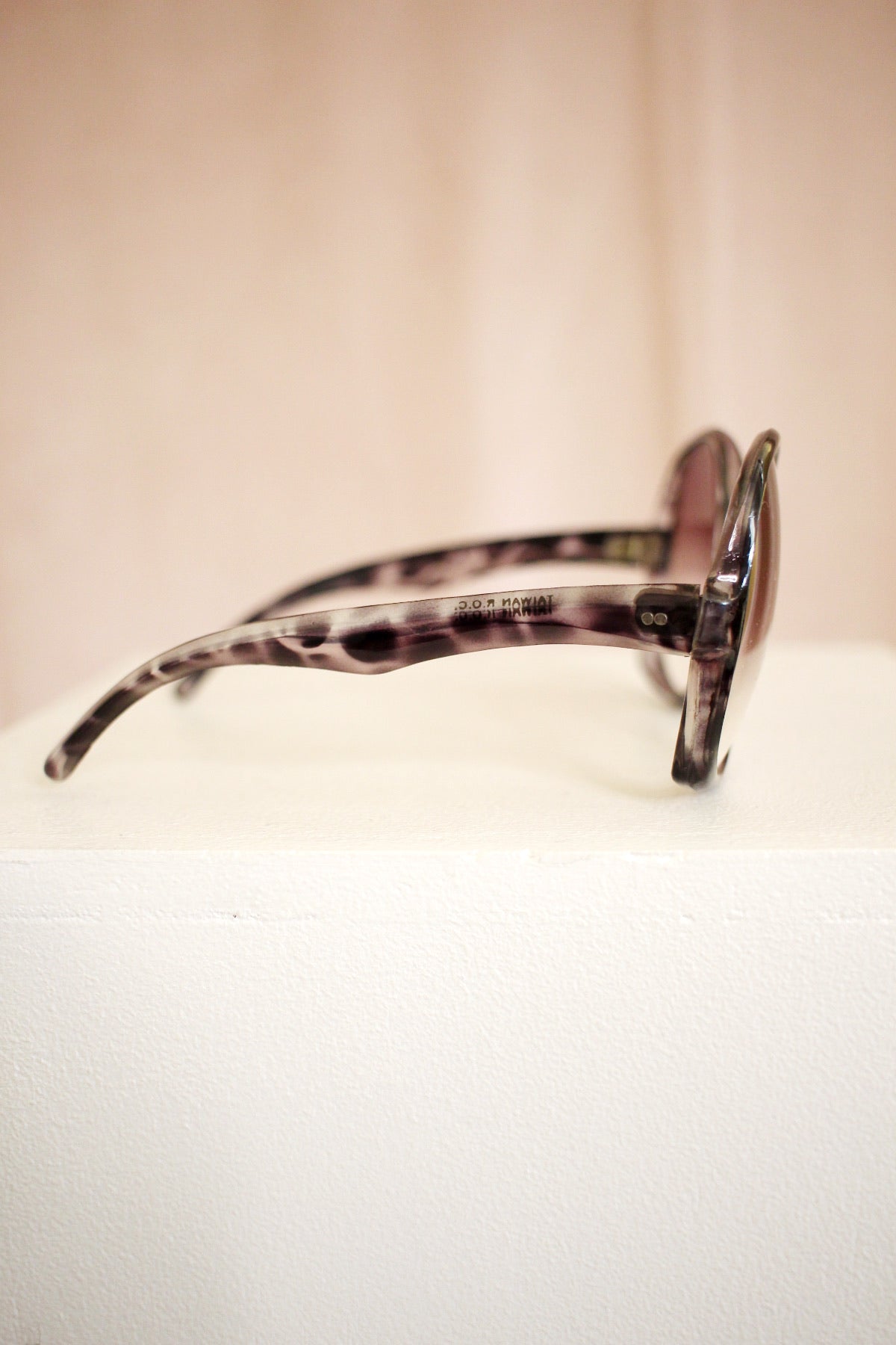 70s Sunglasses - Grey Tortoiseshell