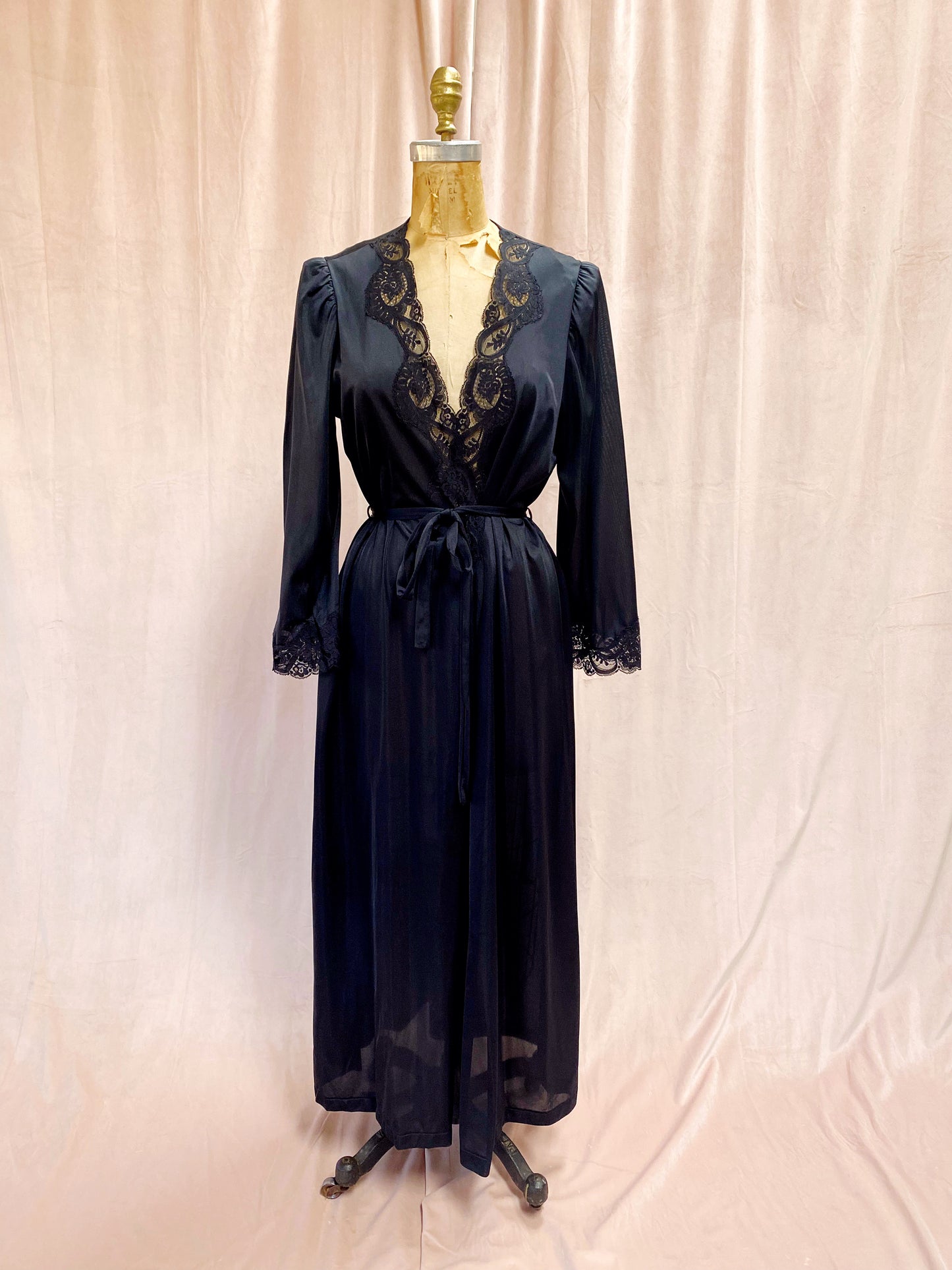1950s Old Hollywood Black Robe Dressing Gown