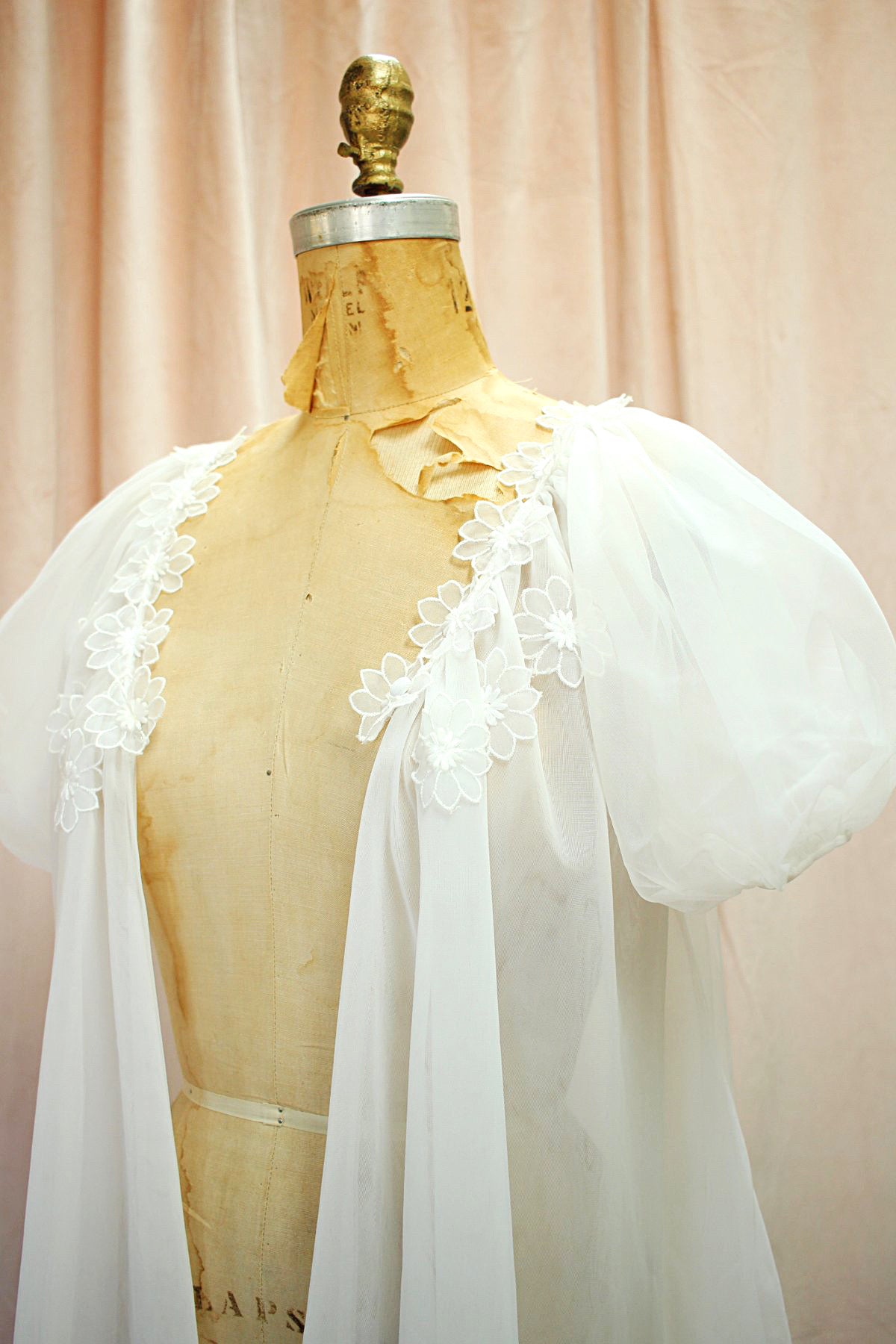 Daisies Vintage Peignoir Set