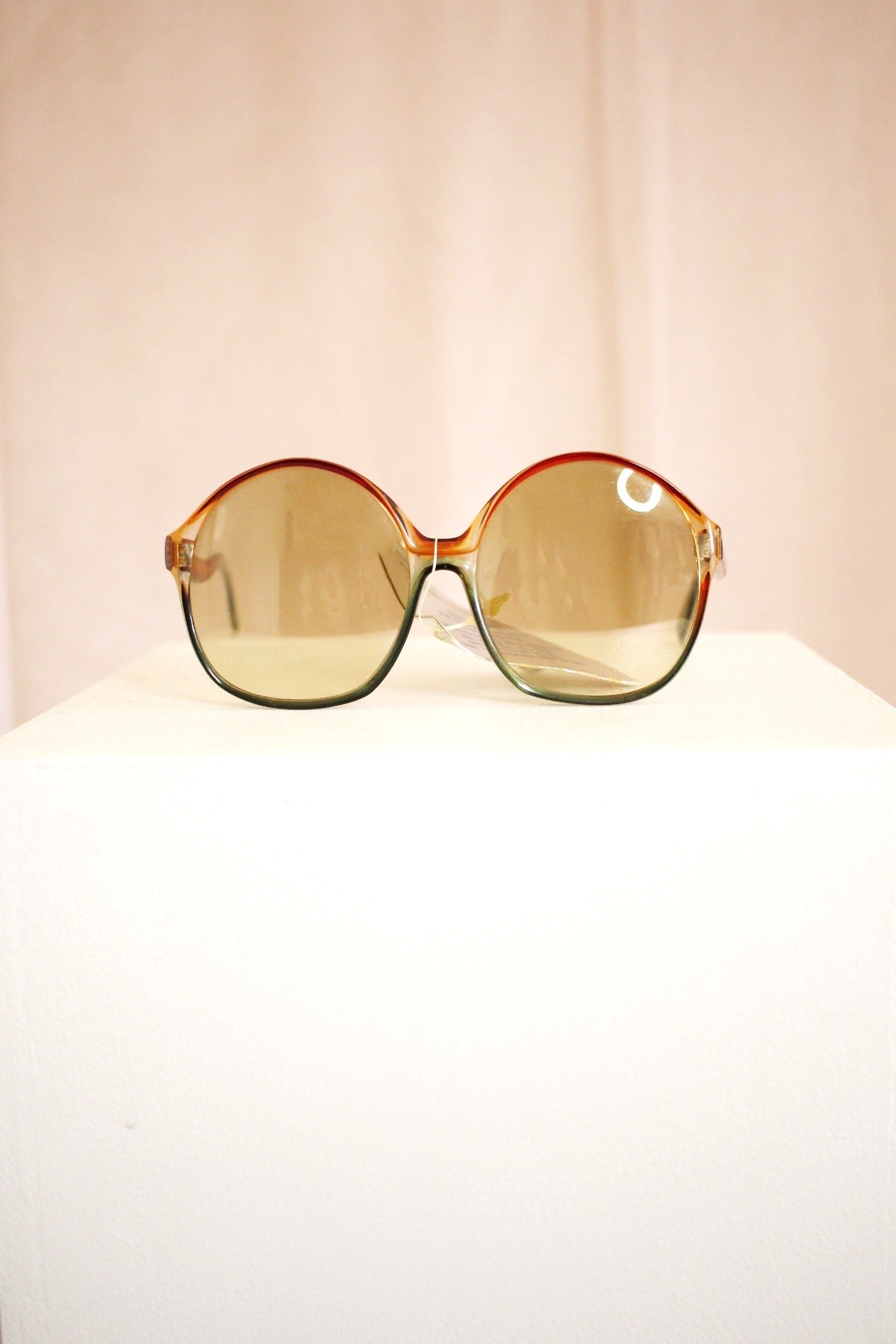 Country vintage sunglasses, Italy 70s Gradients Italy Deadstock 70s Sunglasses – Muse main image 2