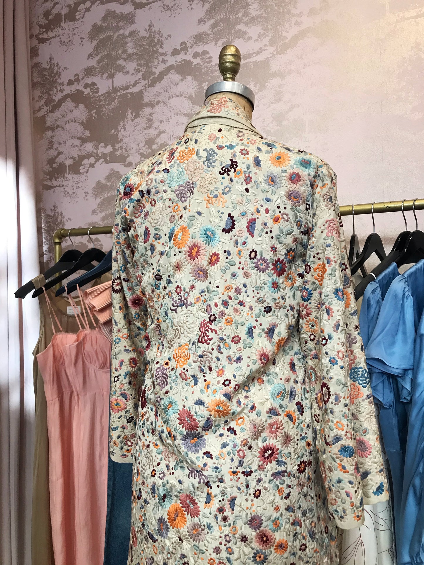Rare 1920s Cream Silk Embroidered Floral Duster Coat