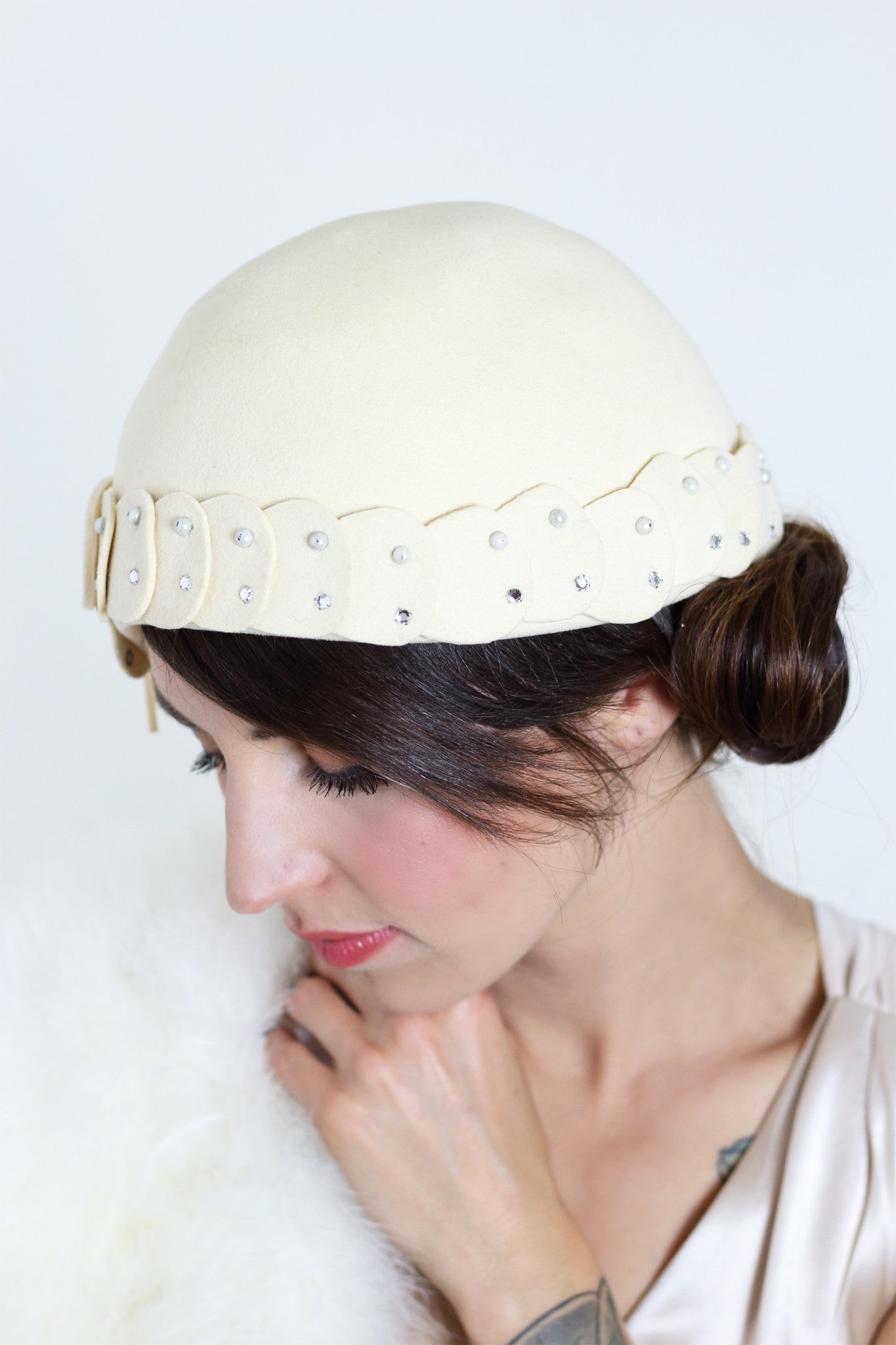 1940s Cream Wool Flapper Style Hat