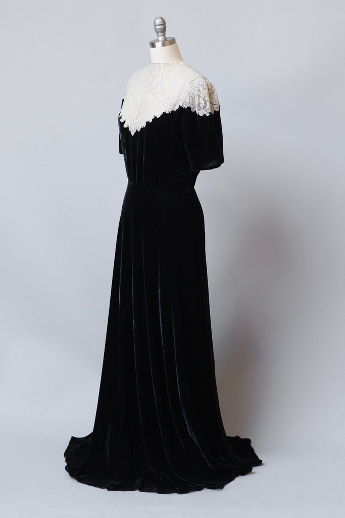 Rare 1930s Long Black Velvet Gown with French Lace XL