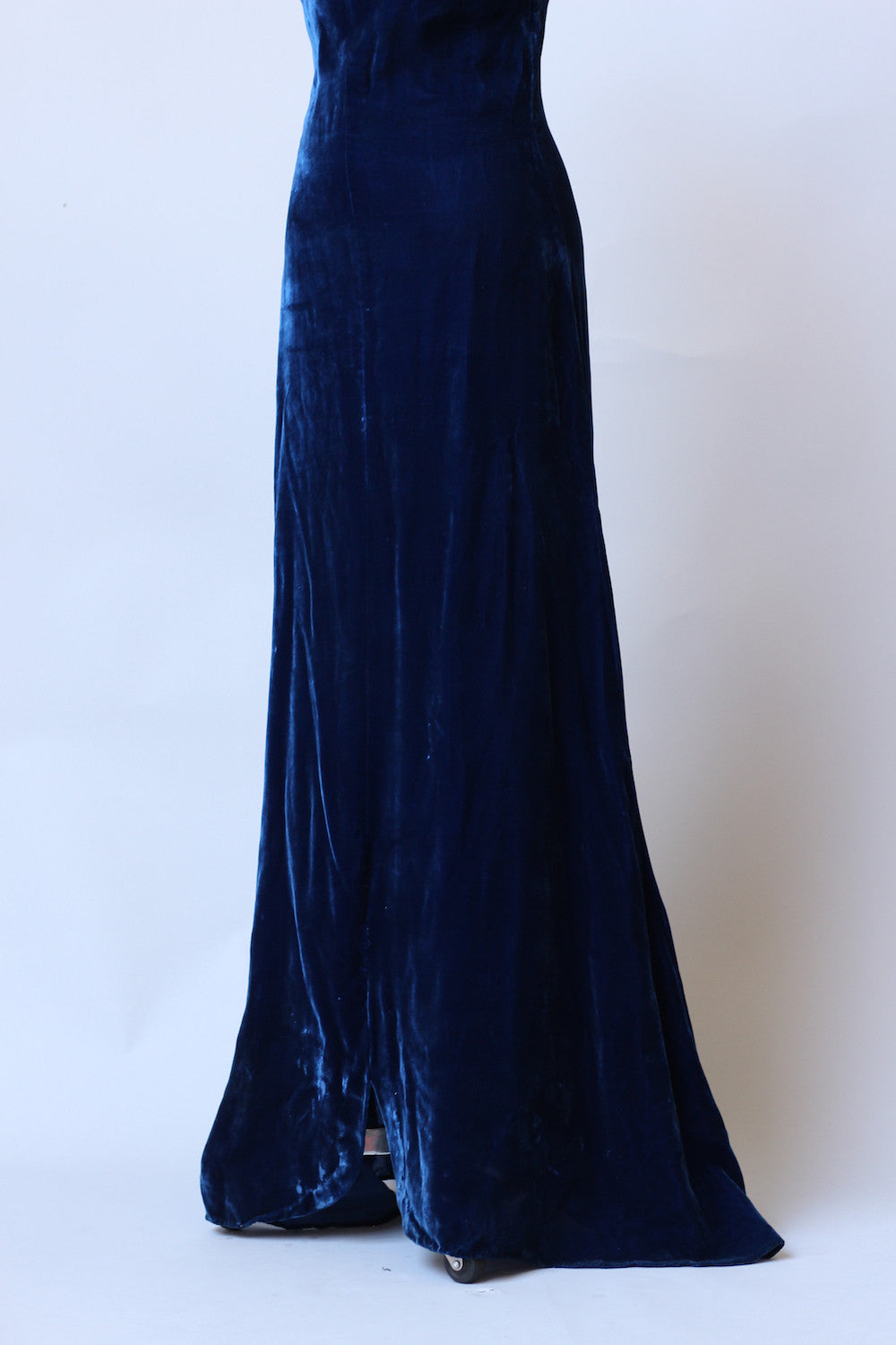 Stunning 1930s Sapphire Blue Silk Velvet Gown with Dress Clip