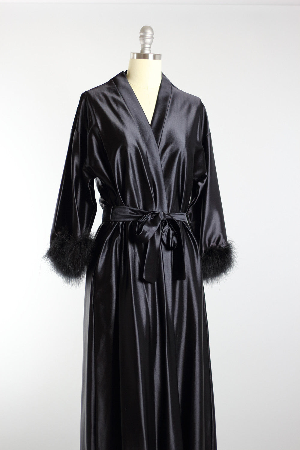 1930s Hollywood Glamour Black Robe