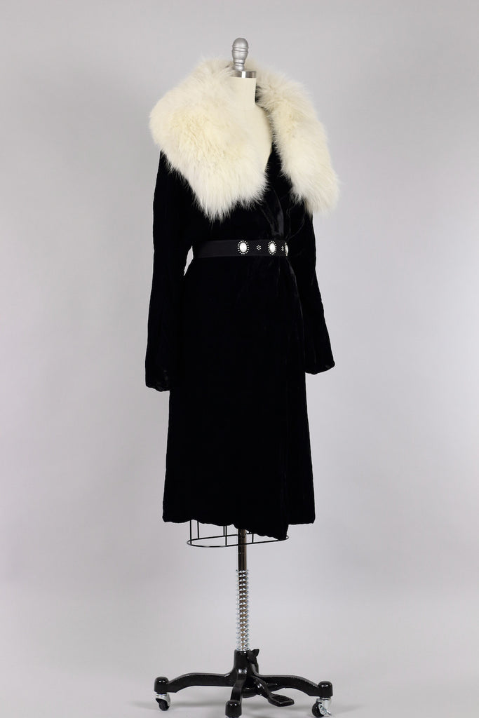 Hattie Carnegie 1940s Silk Velvet and White Mink Fur Cloak