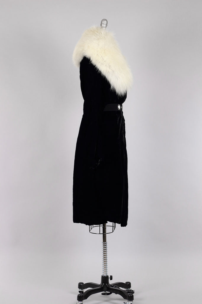 Hattie Carnegie 1940s Silk Velvet and White Mink Fur Cloak