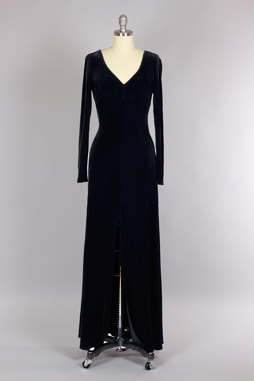 Floor Length Black Velvet Witchy Dress – Muse