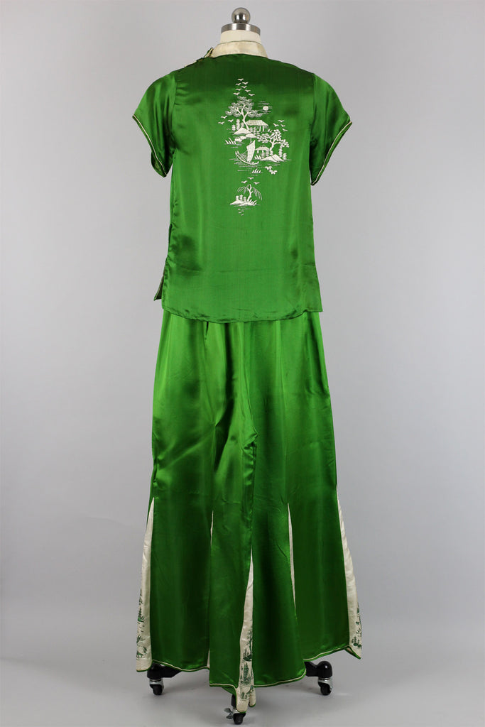 Rare 1920s Kelly Green Chinoiserie Beach Pajamas