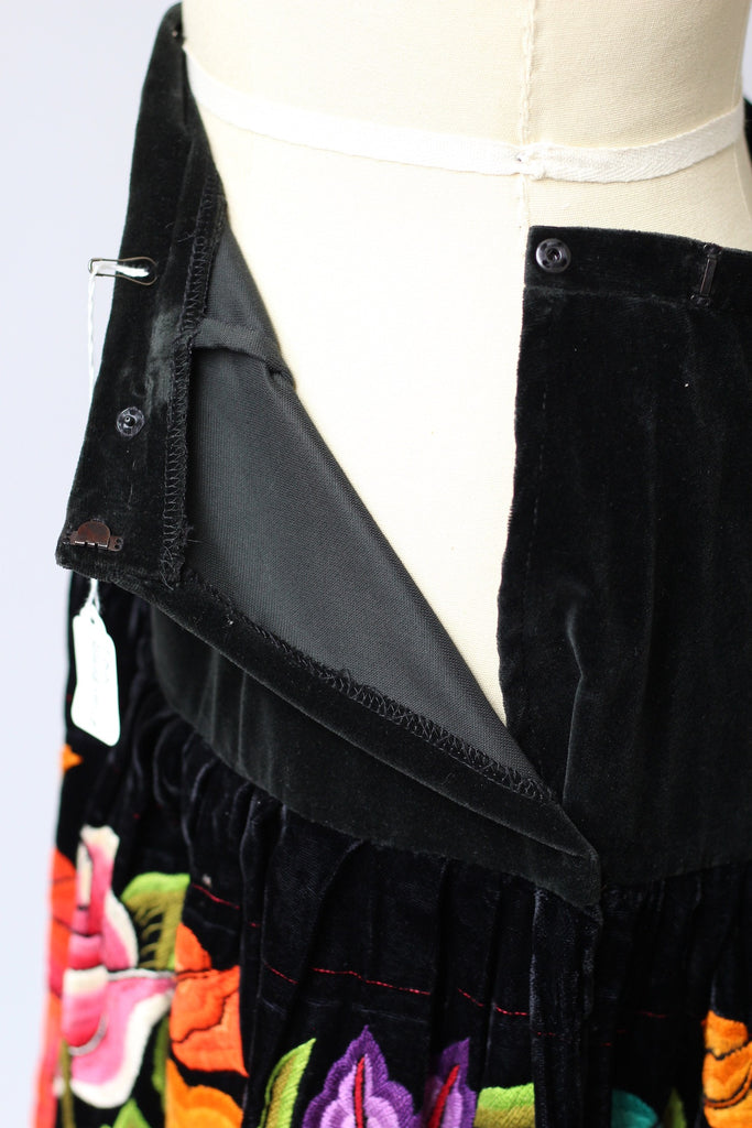 Vintage Tehuantepec Mexico Embroidered Skirt with New Waistband Black