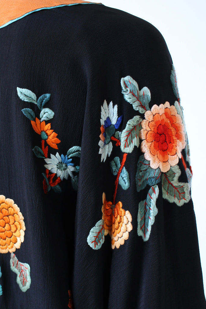 1920s Floral Chinese Embroidered Silk Blouse