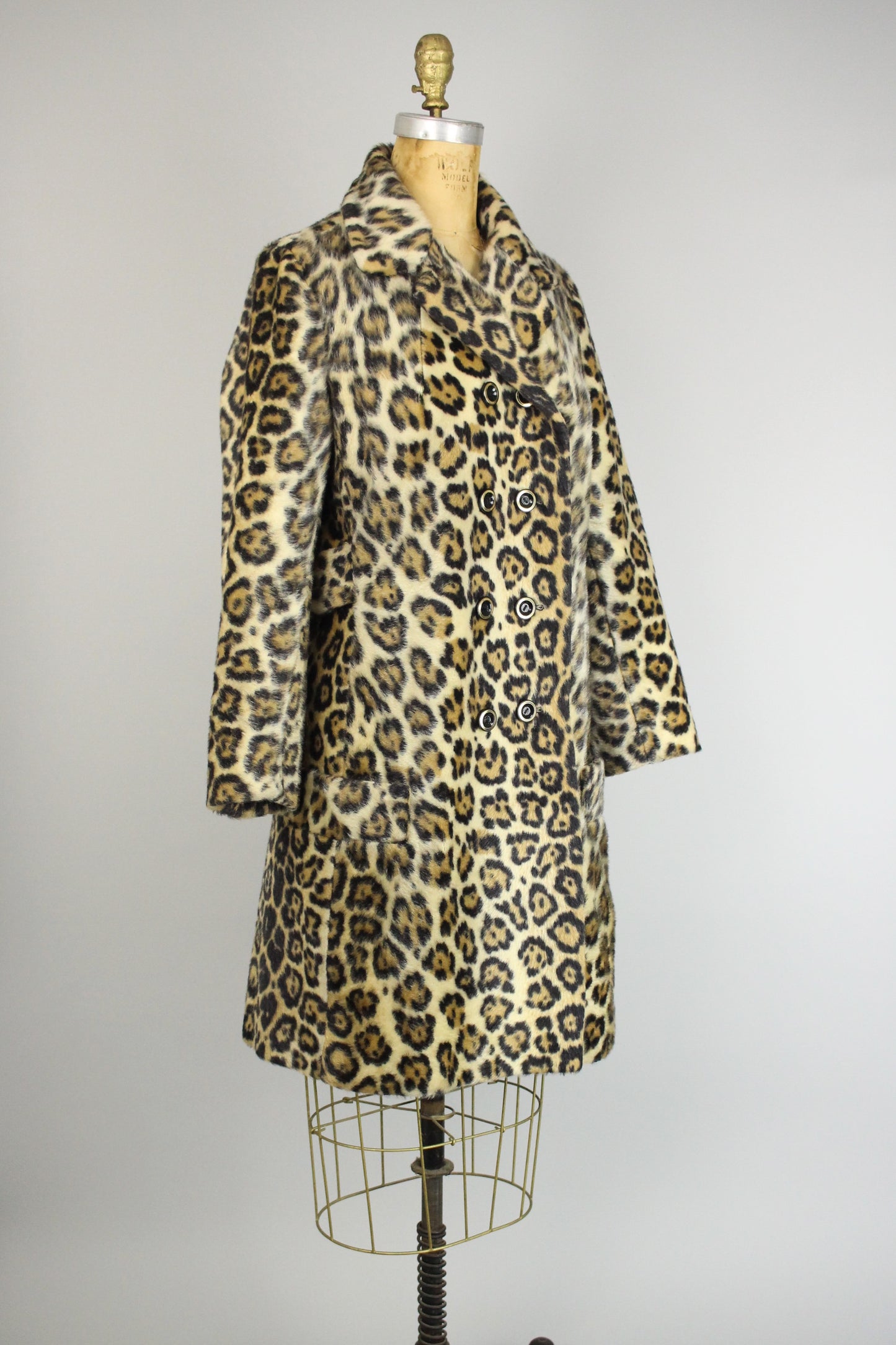Perfect Vintage Leopard Faux Fur Coat