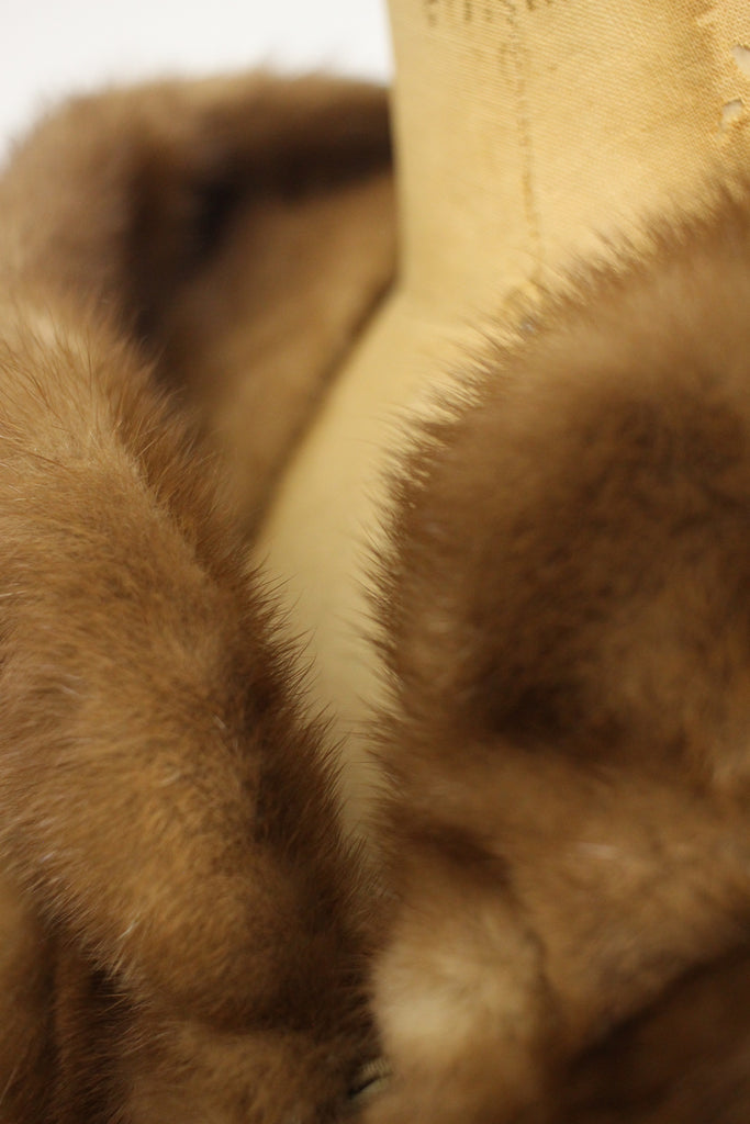 Gorgeous Honey Mink Fur Capelet with Pockets and Gloves