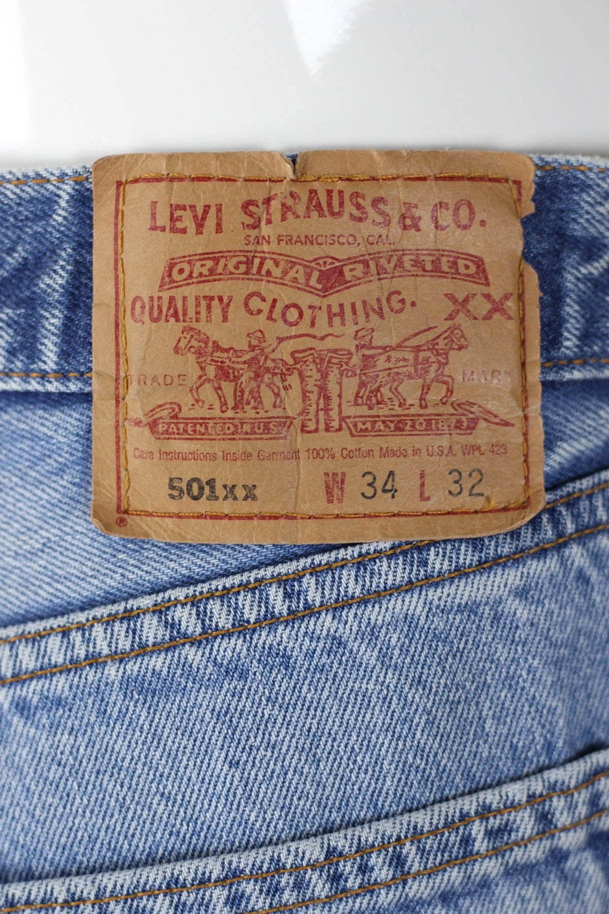 Perfect Vintage Levi's 501xx High Waist Boyfriend Jeans with Button Fly