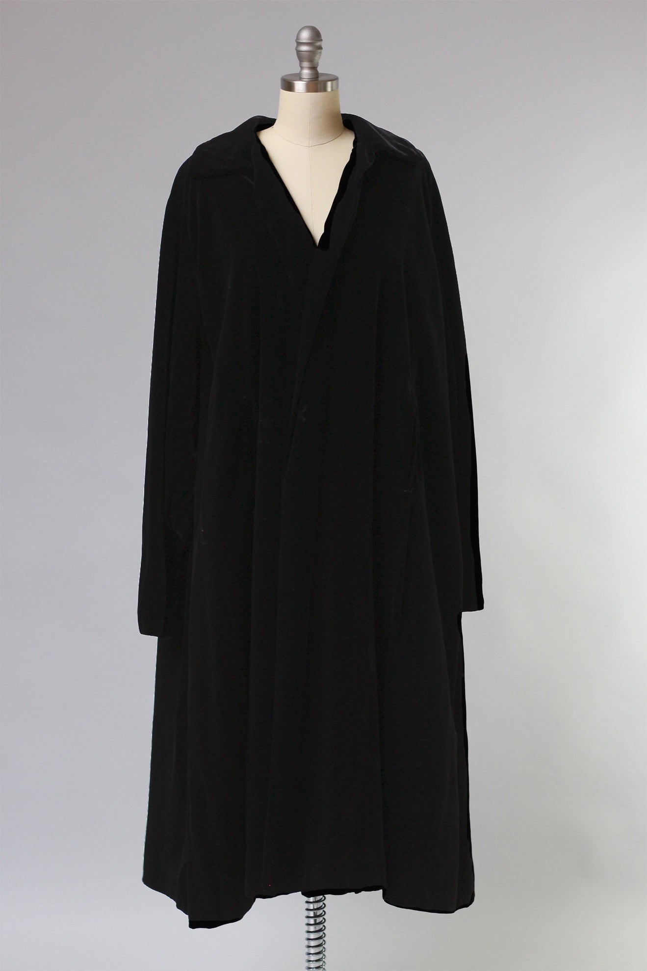 Incredible Dior "New Look" 1950s Velvet Opera Coat