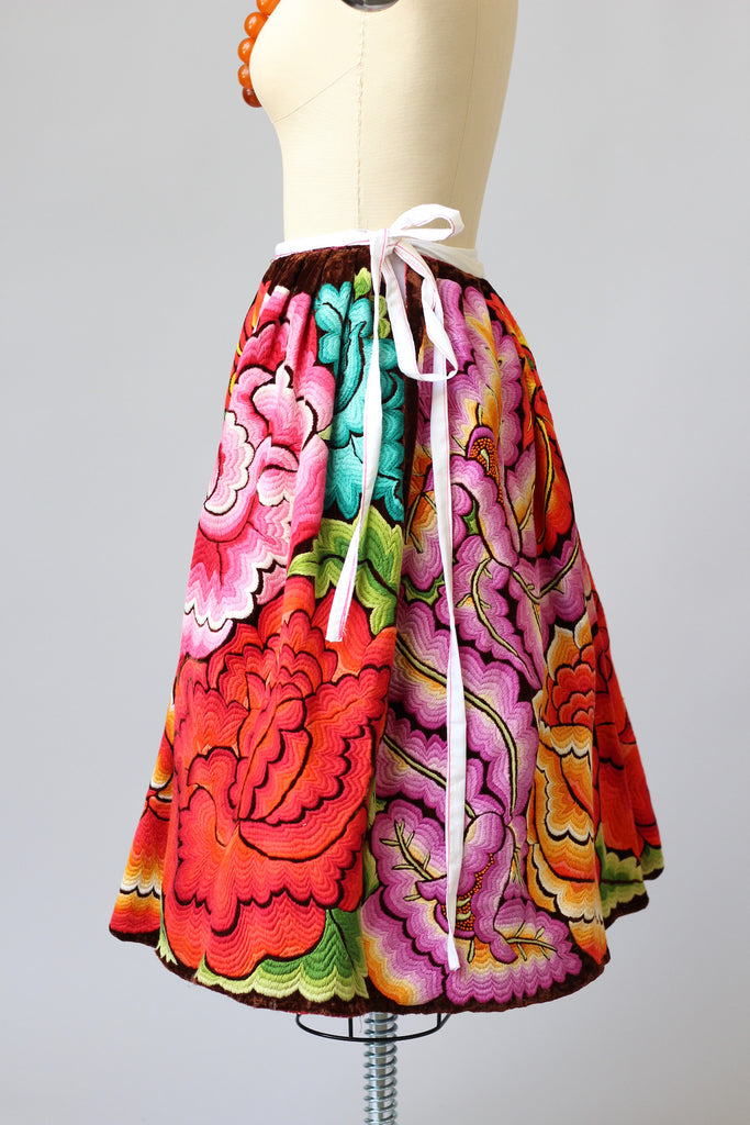 Very Rare Original 1940s-50s Tehuantepec Mexico Skirt with All-Over Embroidery