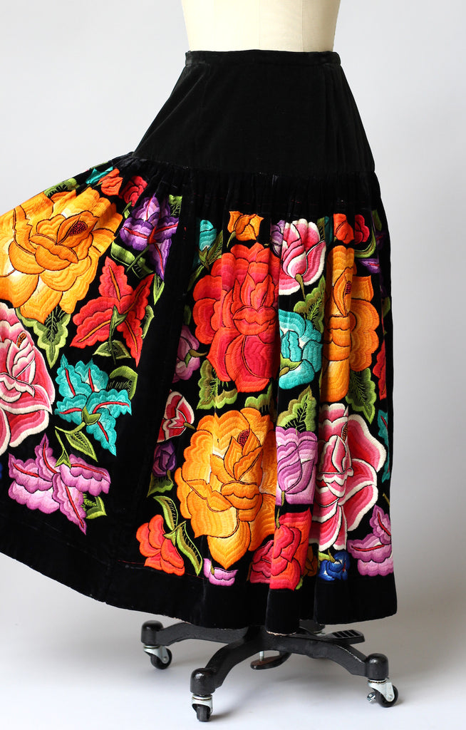 Vintage Tehuantepec Mexico Embroidered Skirt with New Waistband Black