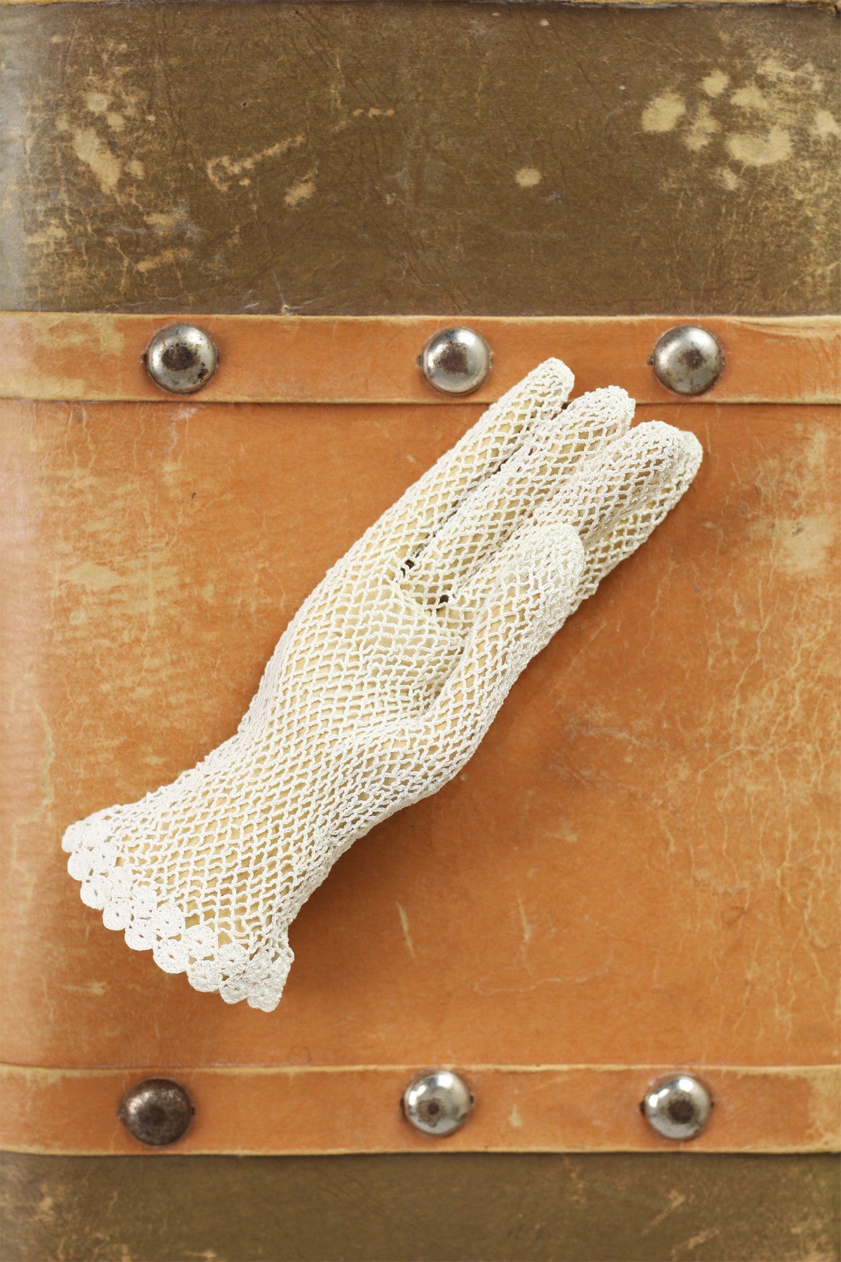 Victorian Hand Crochet Fishnet Gloves White