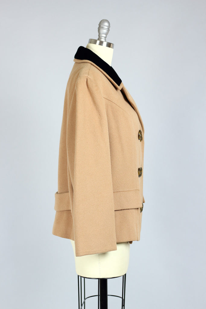 Vintage Double Breasted Camel Coat with Contrasting Collar