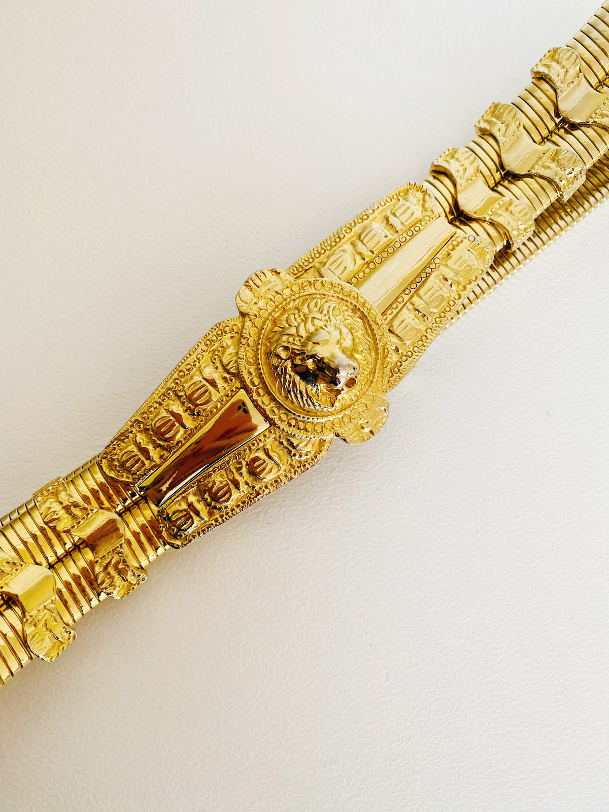 1980\'s Vintage Judith Leiber Gold Metal Lion Buckle Stretch Belt JUDITH LEIBER RARE VTG BRASS FOO DOGS 6.5” DBL BUCKLE ON  main image 2