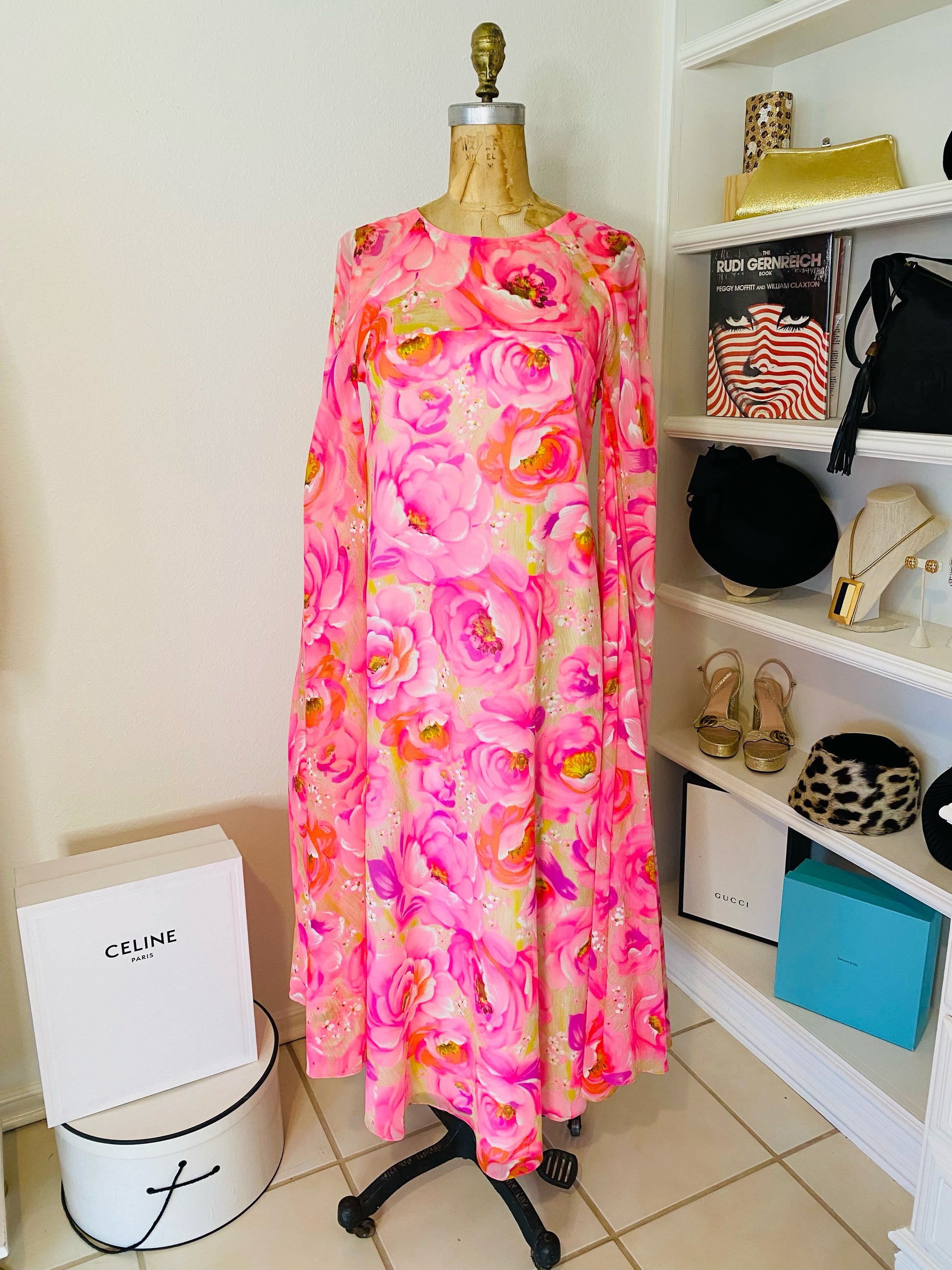Stella Fagin 60s Dramatic Bell Sleeve Dress Muse Stella Fagin 60s Dramatic Bell Sleeve Dress Muse