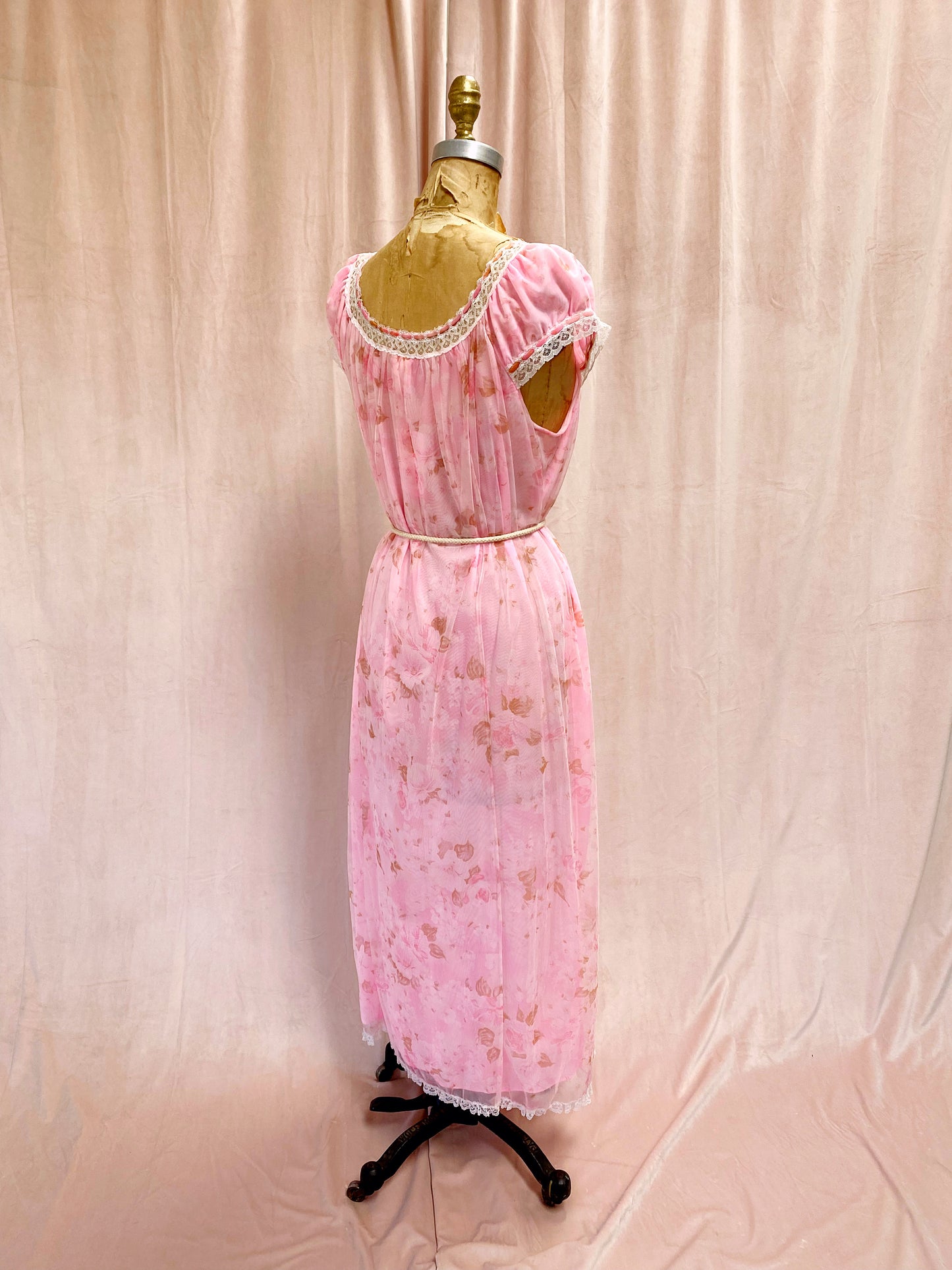 1960s Pink Floral Puff Sleeve Peignoir
