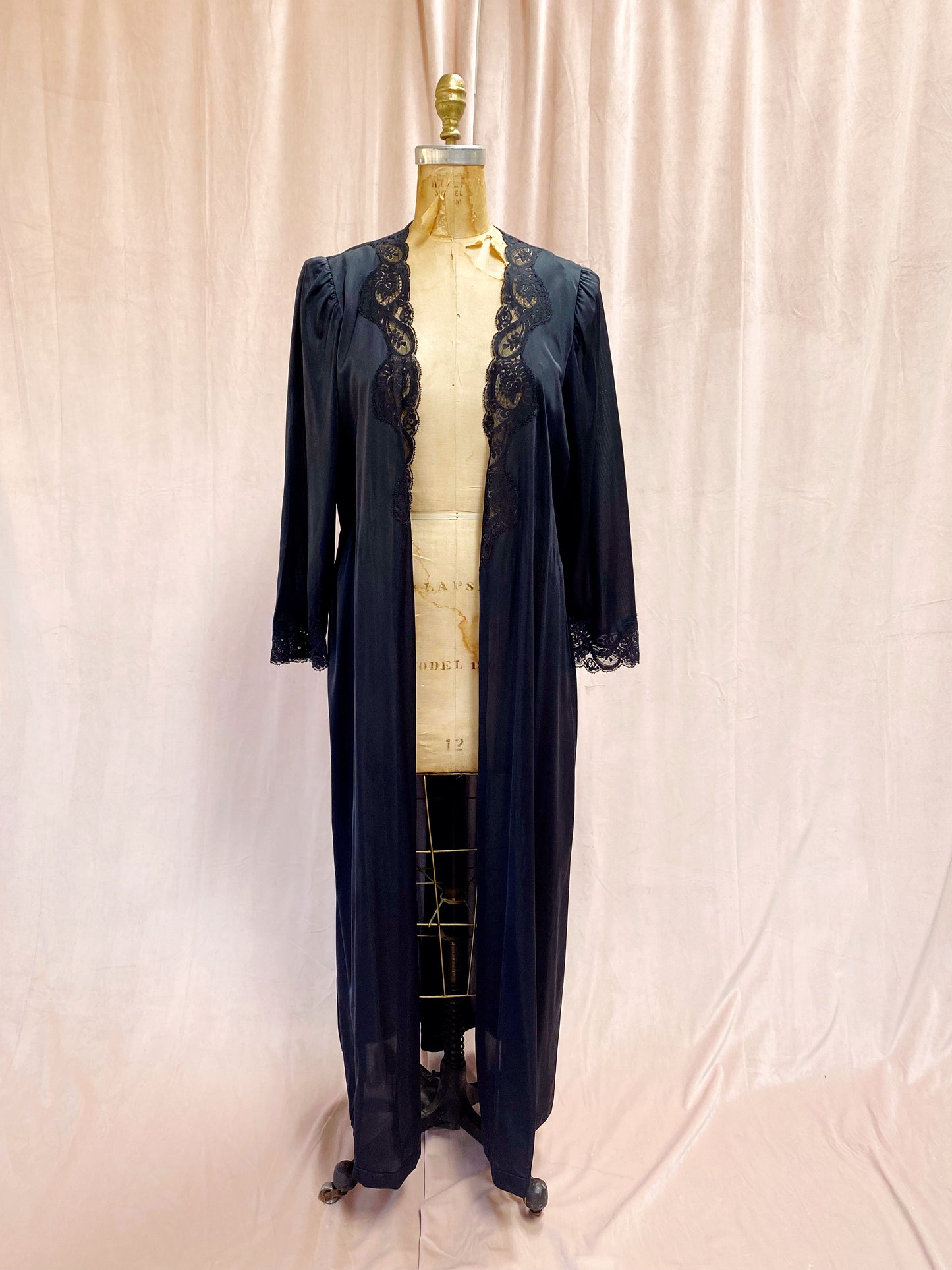 1950s Old Hollywood Black Robe Dressing Gown